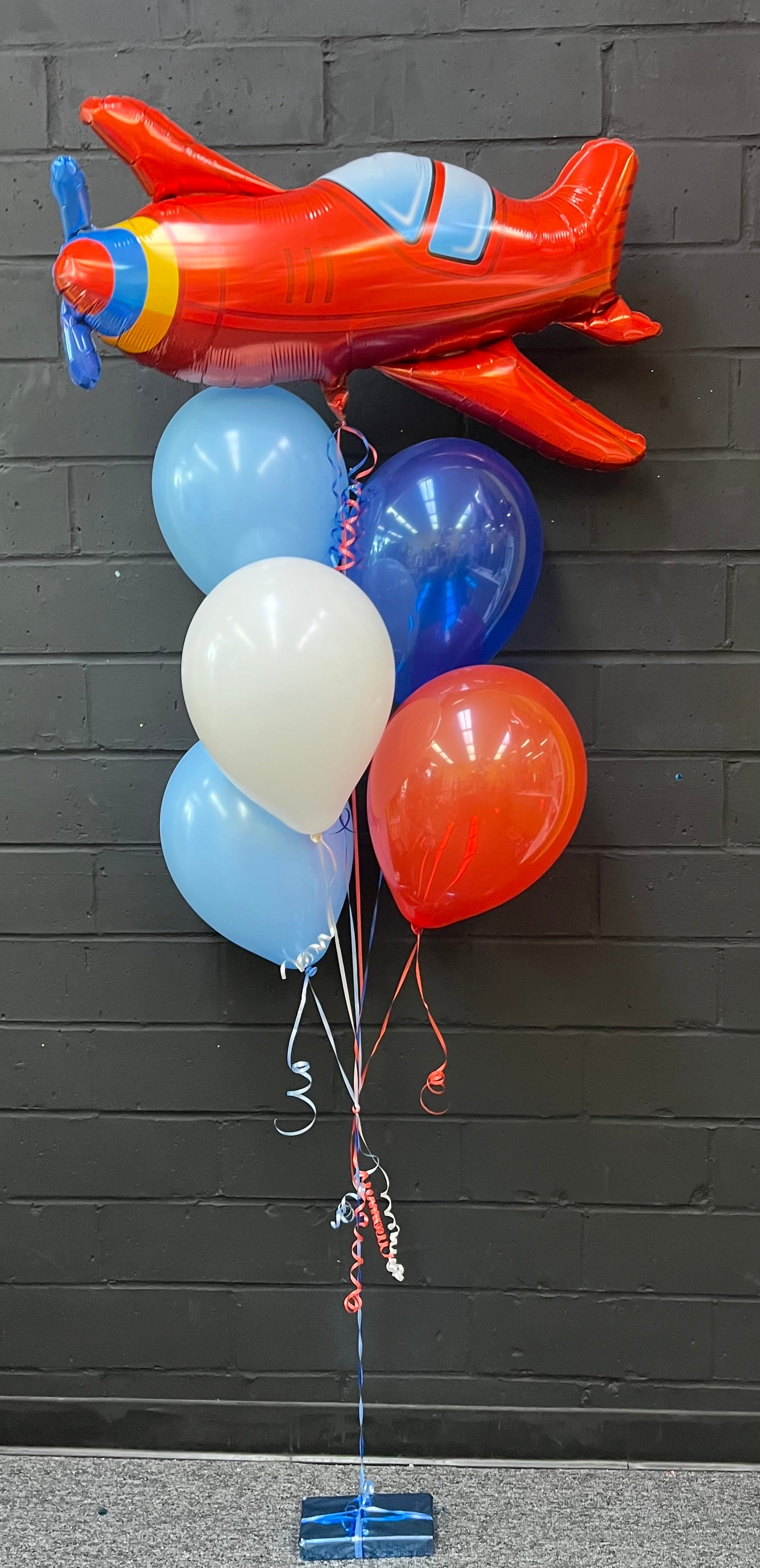 Airplane center piece